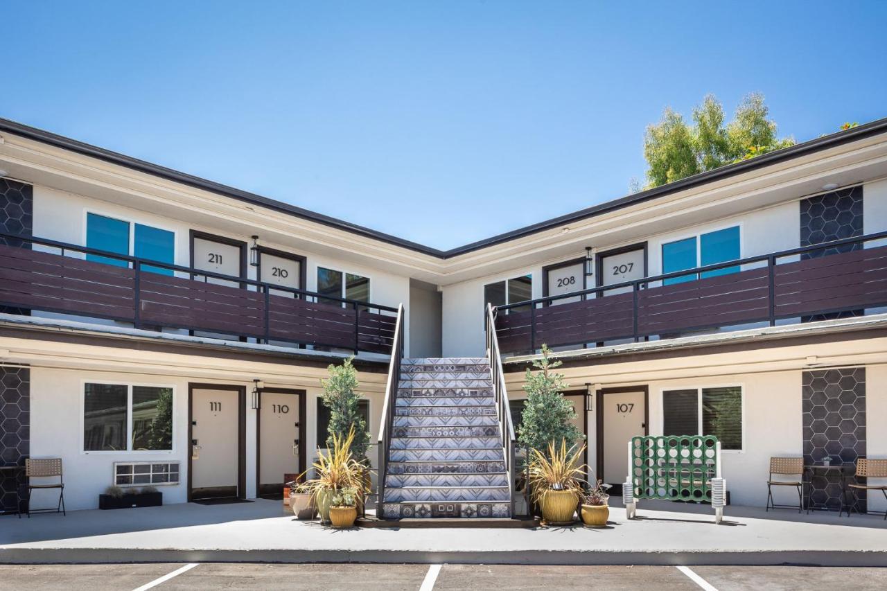 California Inn Anaheim Exterior photo
